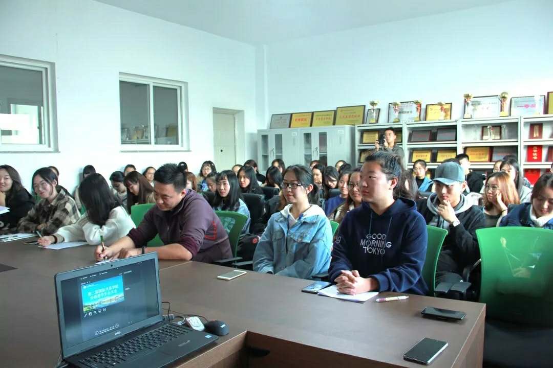 学生.jpg